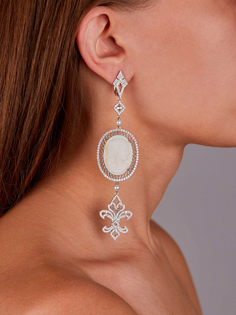 Long white gold earrings with shell cameos, pearls and diamonds, 3