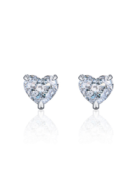 White gold stud earrings with heart-cut diamonds, 3