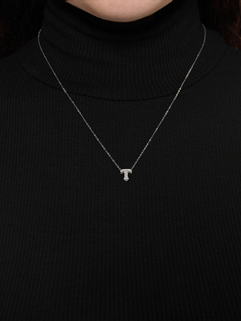 White gold necklace with a pendant in the shape of the letter T, 2