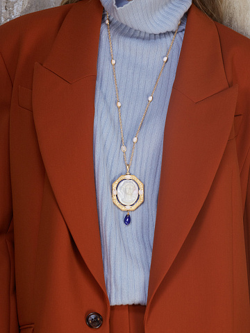 Yellow Gold, Sapphires and Shell Cameo Necklace, 2