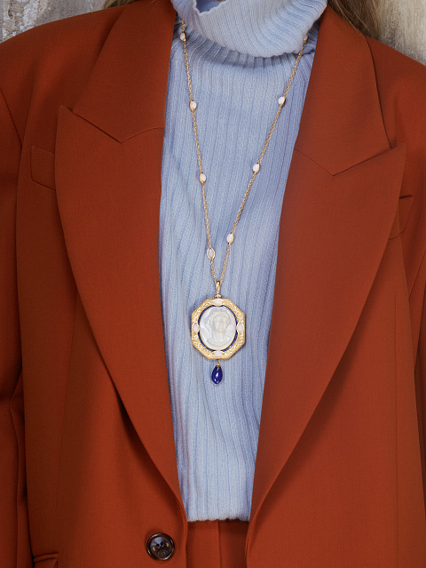 Yellow Gold, Sapphires and Shell Cameo Necklace, 2