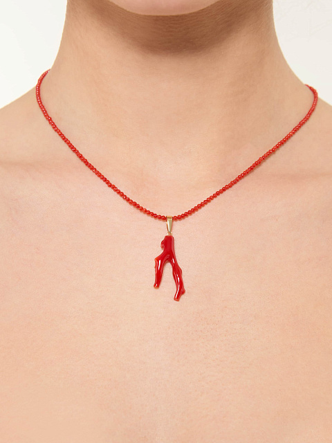 Necklace with coral pendant, 5