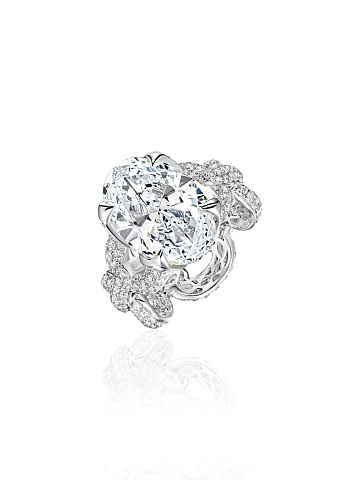 White gold ring with oval lab-grown diamond, 1
