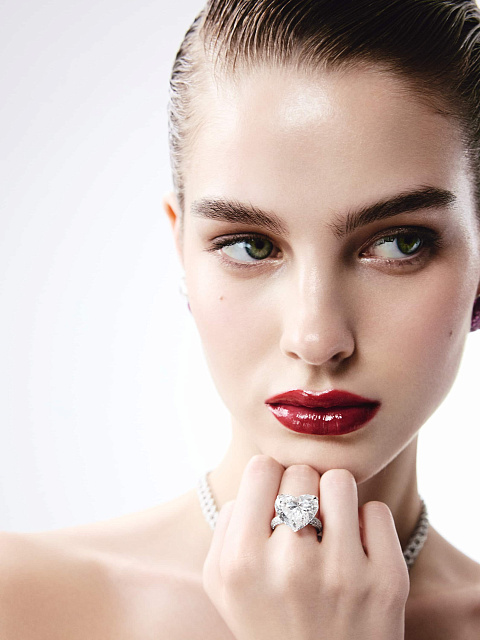 White gold ring with a heart-shaped diamond, 2