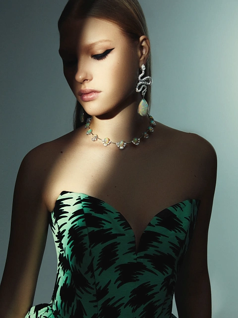 White gold necklace with opals and diamonds       , 4