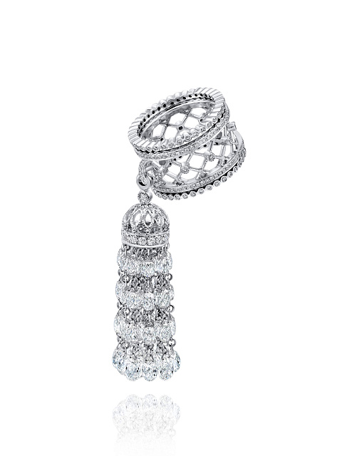 White gold tassel ring with briolette-cut diamonds, 1