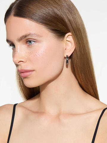 Small hoops in white gold with black enamel, 2