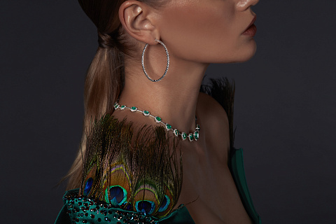 Hoop earrings in white gold and diamonds, 6