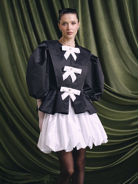 White taffeta balloon skirt, 5 White taffeta balloon skirt, 5