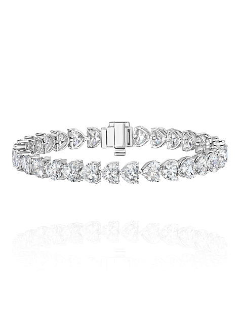 White gold bracelet with heart-cut diamonds, 1