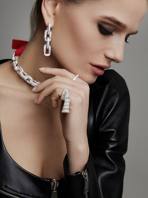 White Gold & Diamond Tassel Ring, 5