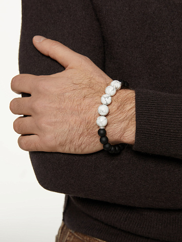 White gold bracelet with white agate and onyx beads, 2