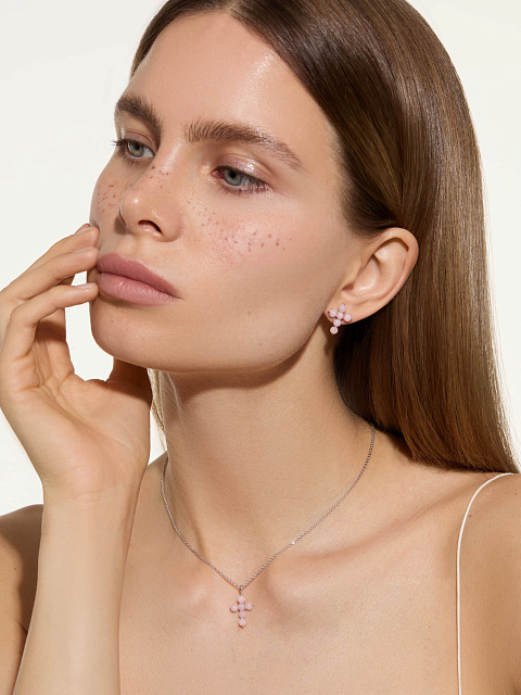 White gold stud earrings in the shape of crosses with pink opal, 3