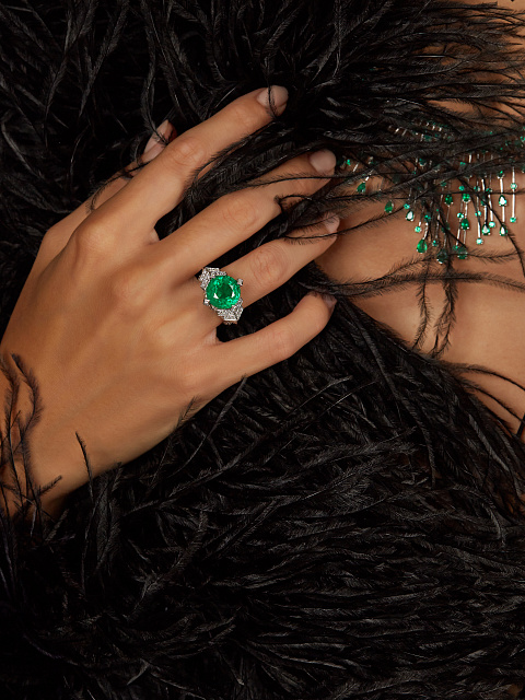 White Gold Emerald Diamond Ring, 10