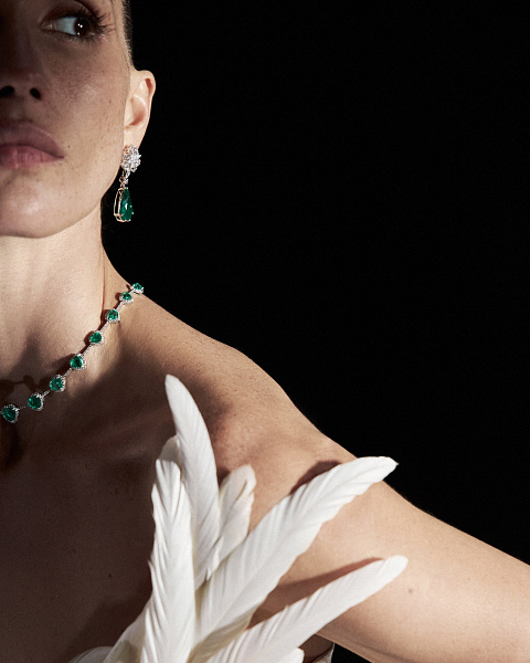 Pear Emerald & Pear Diamond & White Gold Earrings, 2