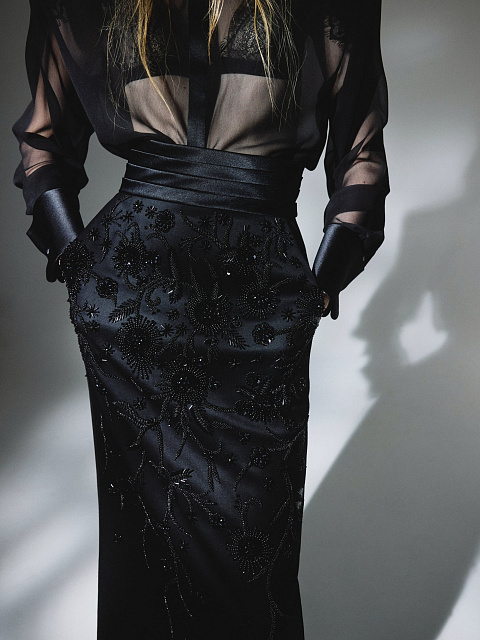 Black embroidered skirt, 3