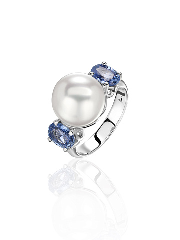 White gold ring with pearls and sapphires, 1