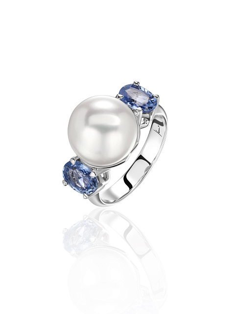 White gold ring with pearls and sapphires, 1