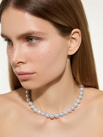 Necklace with blue Akoya pearls, 2