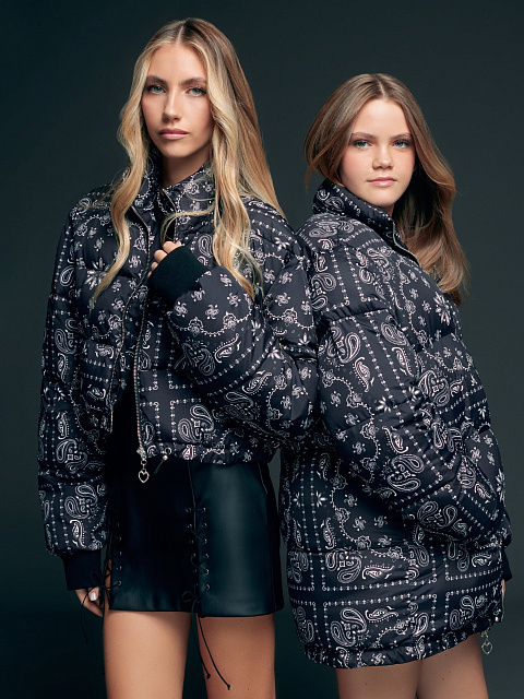 Black cropped down jacket with paisley pattern, 10 Black cropped down jacket with paisley pattern, 10