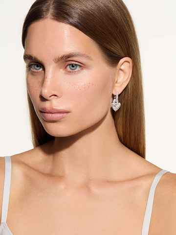 White earrings with LG diamonds in a heart cut, 2