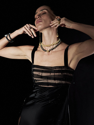 Yellow gold earrings with pearls and diamonds, 2