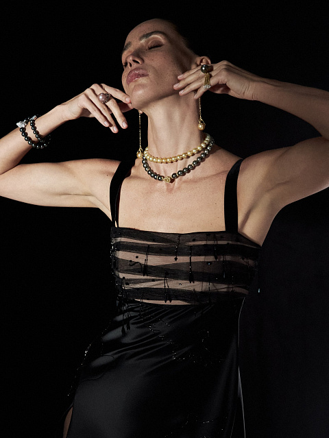 Yellow gold earrings with pearls and diamonds, 2