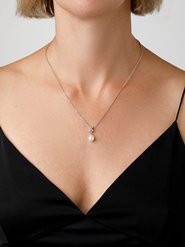 Silver necklace with a pendant with the letter K and a pearl, 2