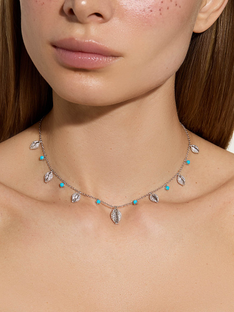 White gold necklace with shell-shaped pendants, 2