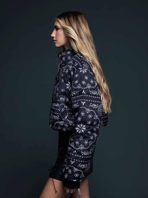Black cropped down jacket with paisley pattern, 9 Black cropped down jacket with paisley pattern, 9