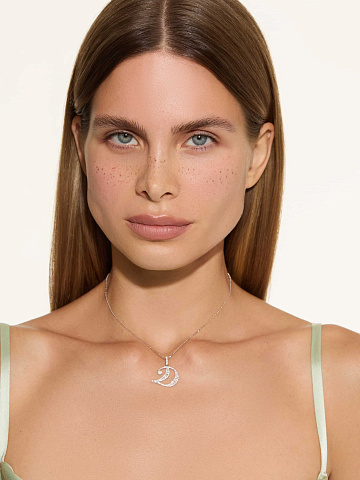 White gold necklace with a diamond letter D pendant, 2