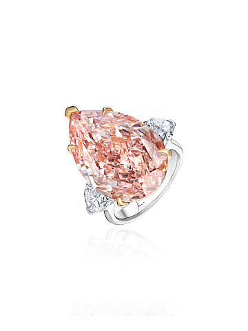 White gold ring with a pear-cut pink diamond, 1