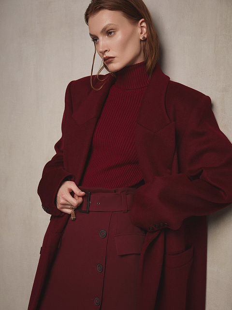 Burgundy double-breasted coat with shaped lapels, 5 Burgundy double-breasted coat with shaped lapels, 5