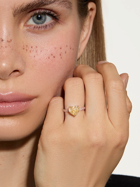 Rose gold ring with a brown heart-cut diamond, 2