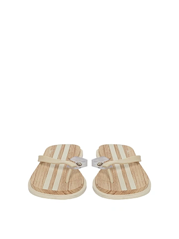 Beige flip-flops with wood-effect print, 2