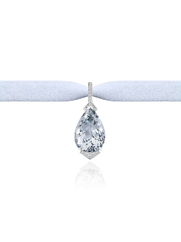 White gold pendant with pear-cut aquamarine, 1