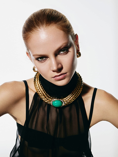 Necklace with chrysoprase, 3