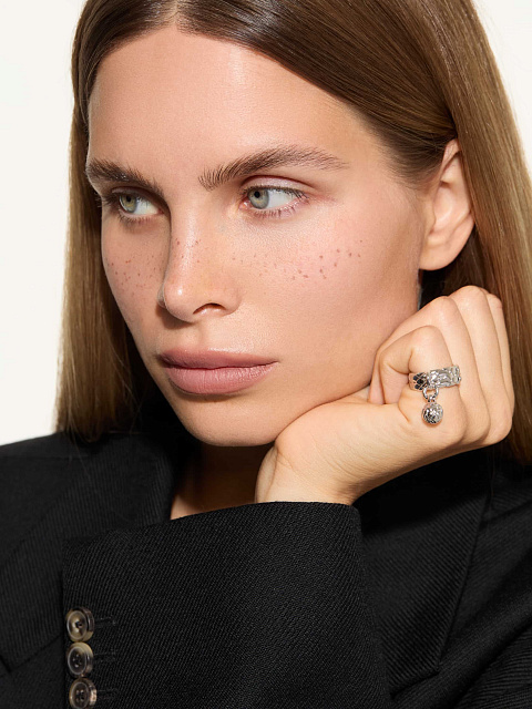 White gold ring with pendant, 2