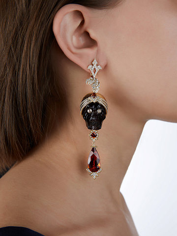 Yellow gold earrings with diamonds, amber and spessartine, 2