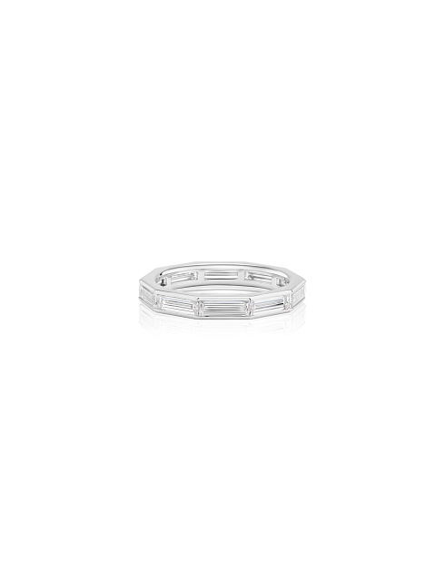 White gold ring with baguette-cut diamonds, 3