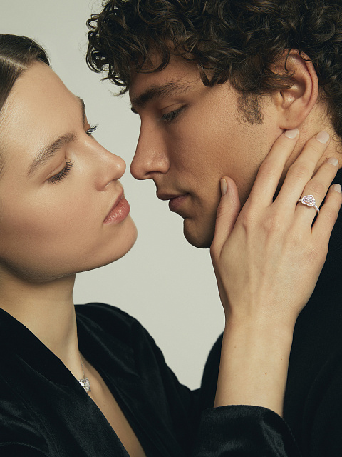 Pink Diamond, Heart Diamond & White Gold Ring, 3