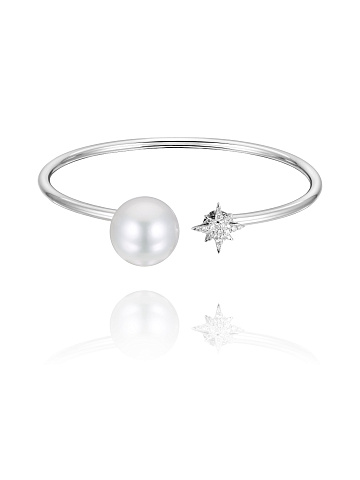 White gold bracelet with South Sea pearls and diamonds, 1