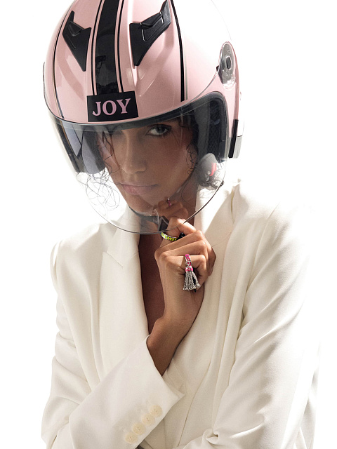 White gold hand ring with Tutti Frutti enamel, 6