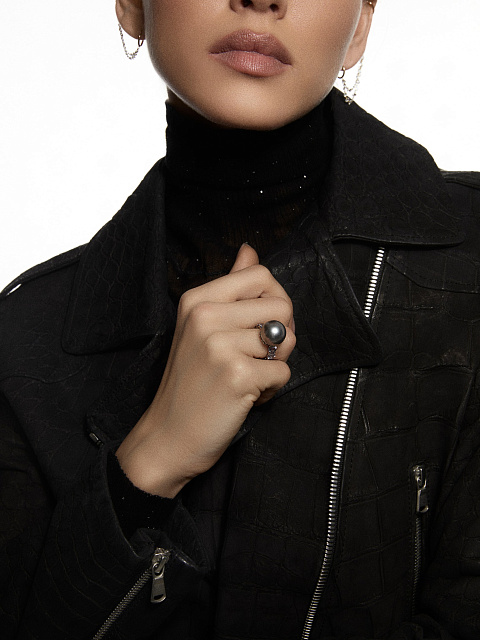 White gold ring with gray Tahitian pearl and spinel, 2