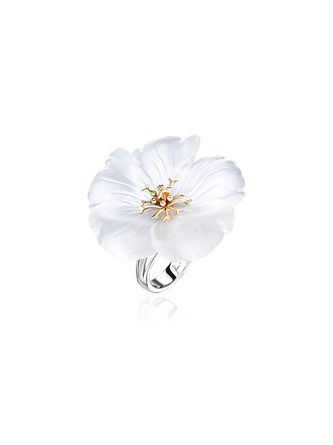 Ring with a carved quartz flower, 1