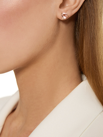 Rose gold stud earrings with heart-cut morganite and diamonds, 1