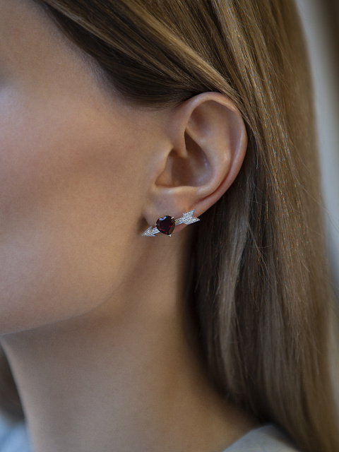 White Gold, Diamonds & Heart-cut Rubies Studs, 3