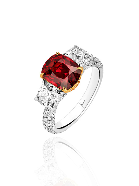 White gold ring with cushion-cut ruby and diamonds, 1
