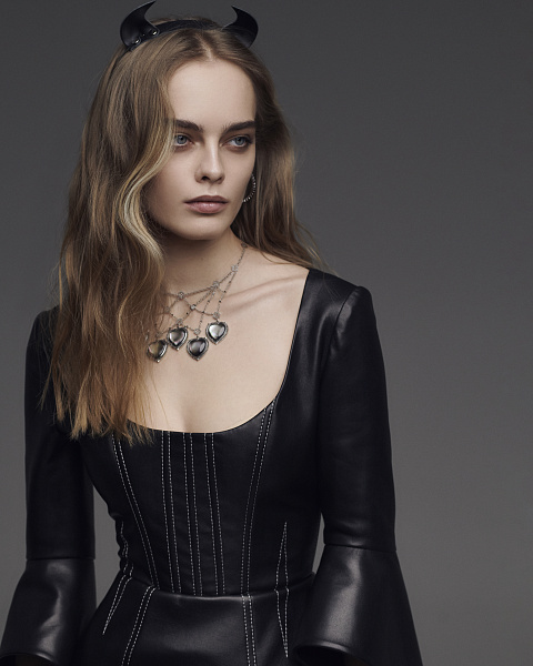 White Gold, Heart-cut Mother-of-pearl, Black Diamonds & Spinel "5 Senses" Necklace, 4