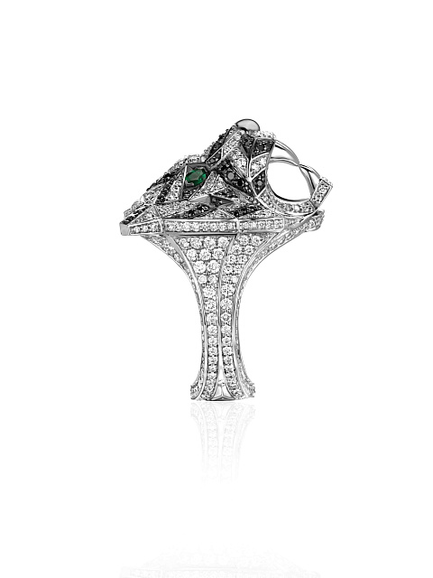 White gold ring with diamonds and emeralds, 8